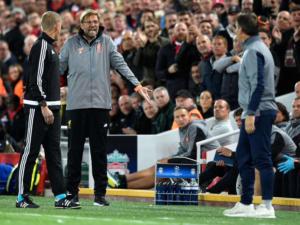 Jürgen Klopp (l.) und Eduardo Berizzo lieferten sich ein Wortgefecht Jürgen Klopp (l.) und Eduardo Berizzo lieferten sich ein Wortgefecht