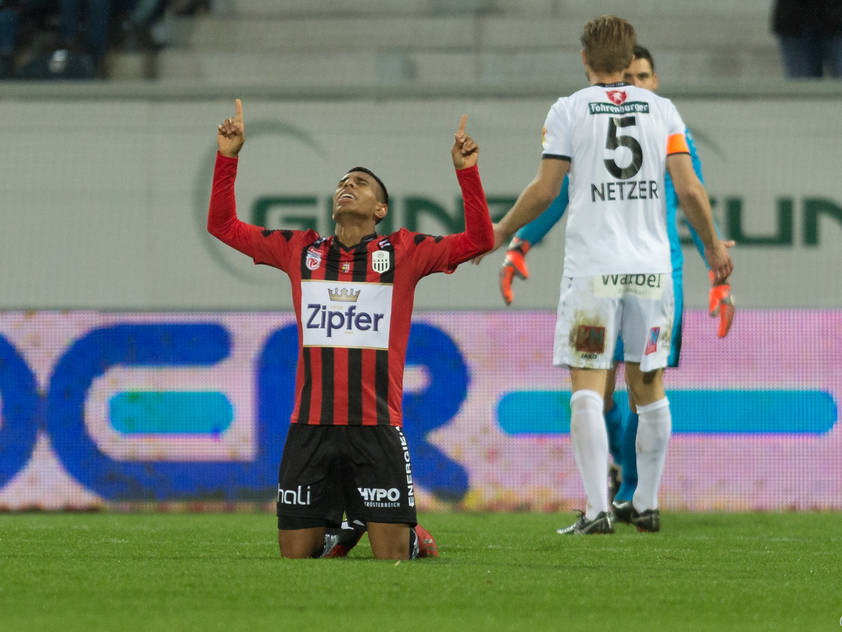 LASK-Stürmer Santos bejubelt seinen 2:1-Siegtreffer in Altach