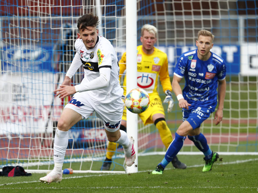 Mërgim Berisha (l.) schoss Altach in Hartberg zum 1:0-Sieg