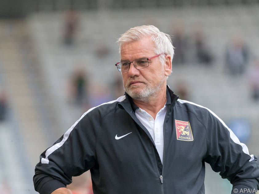 Sportdirektor Baumeister kündigte mindestens vier weitere Spieler an