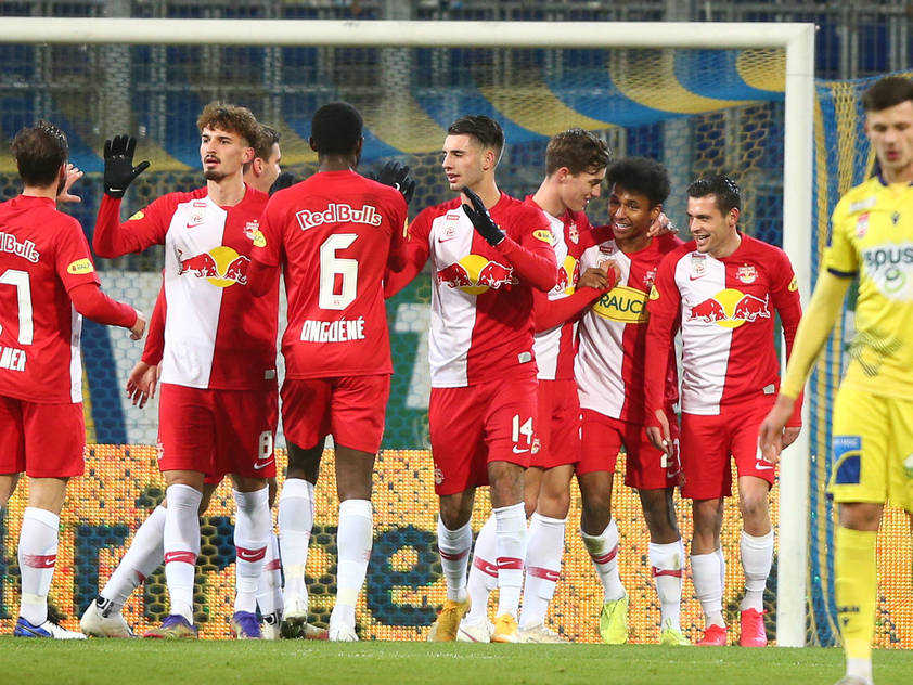 Die Salzburger zerschossen den SKN St. Pölten mit 8:2 Die Salzburger zerschossen den SKN St. Pölten mit 8:2