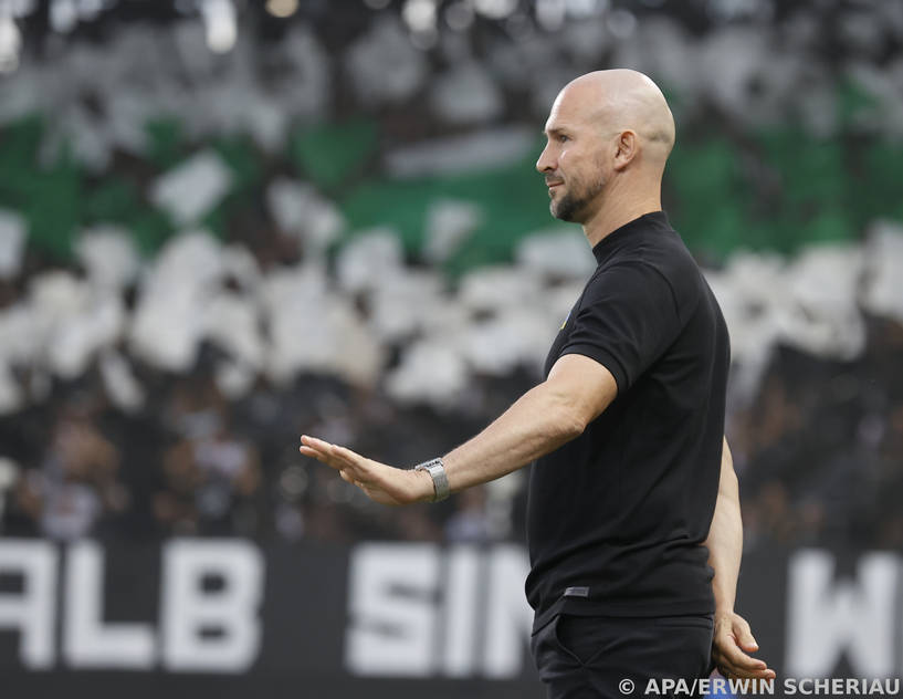 Christian Ilzer hält den Ball vor dem LASK-Duell flach