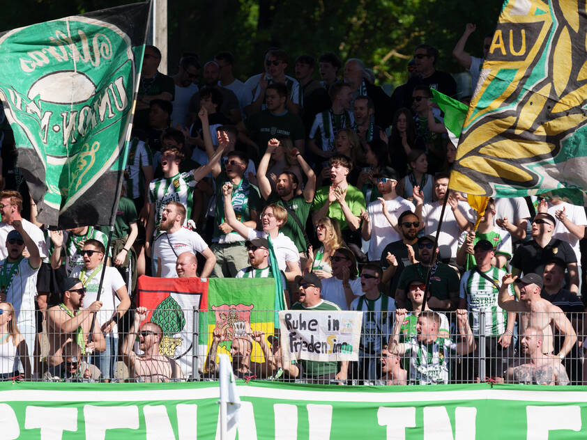 Lustenaus Fans dürfen zum Abschluss noch einmal jubeln (Archiv) Lustenaus Fans dürfen zum Abschluss noch einmal jubeln (Archiv)