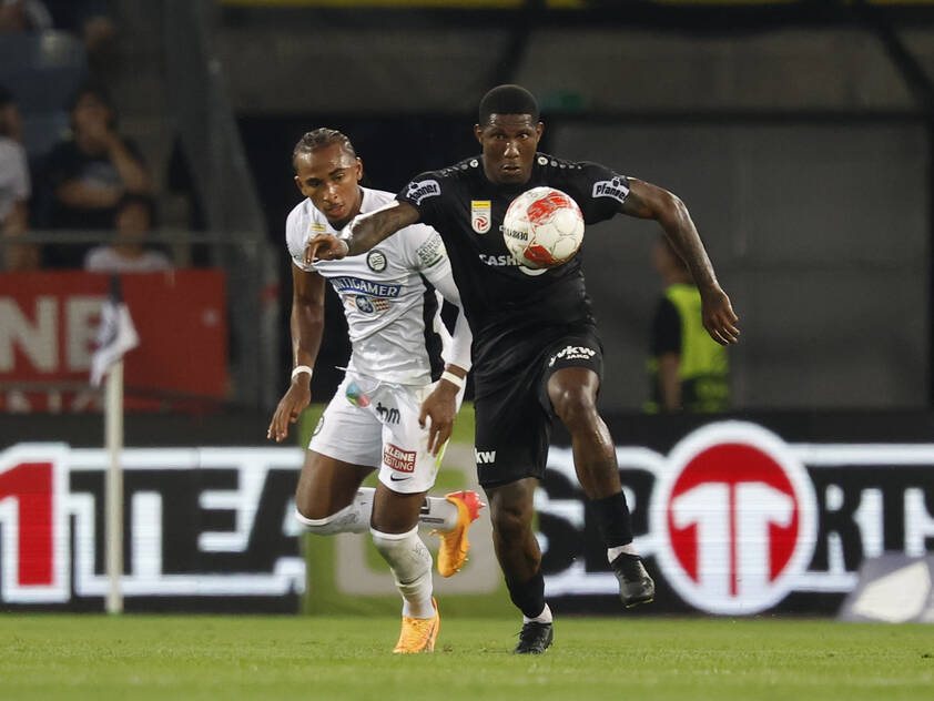Santos (rechts) soll vor einem Transfer stehen Santos (rechts) soll vor einem Transfer stehen