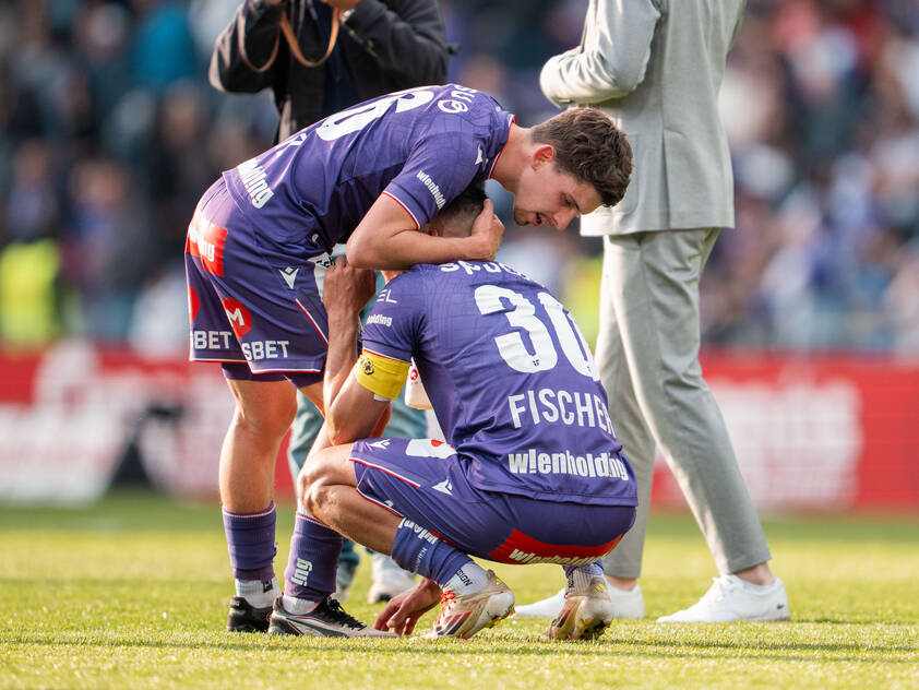 Fitz gab den Tröster für Kapitän Fischer Fitz gab den Tröster für Kapitän Fischer