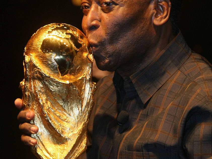 Viele glauben an einen Heimsieg von Brasilien. Pelé sowieso. Was soll er auch sonst glauben?