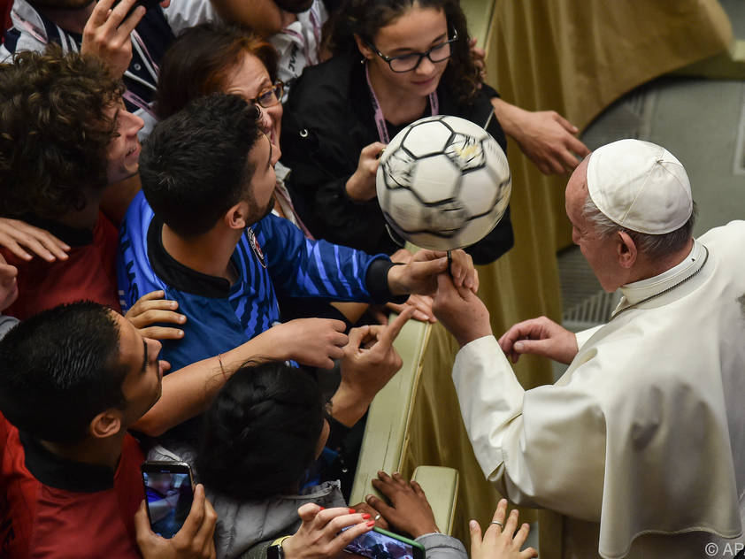Der Papst gilt als Freund des Fußballs (Archivbild)