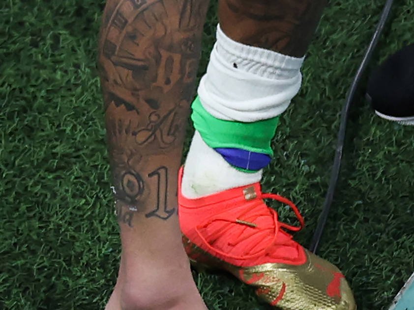 Neymars Knöchel wird weiter intensiv behandelt/Archivbild