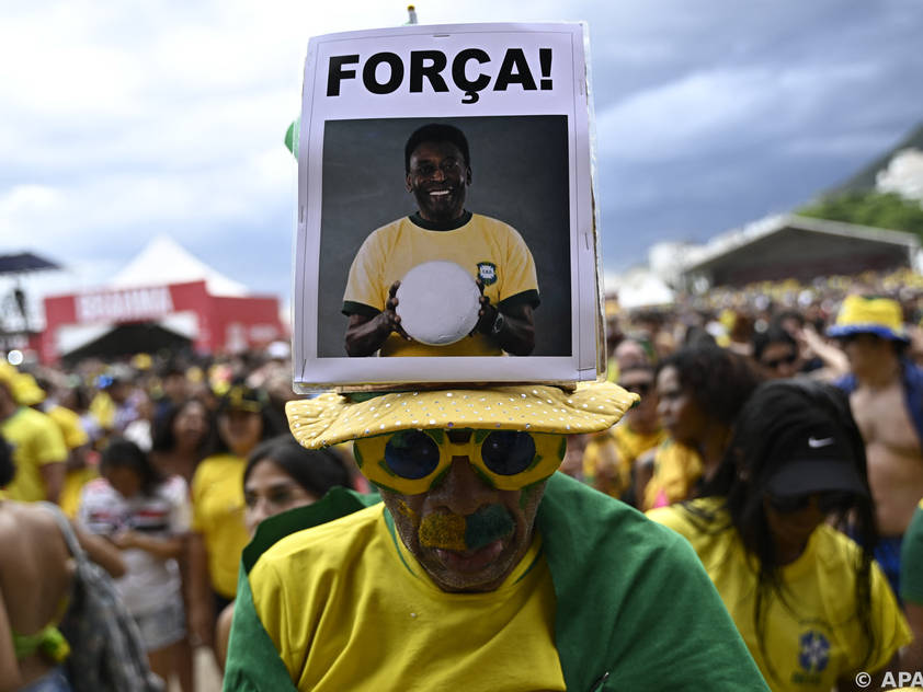 Fans an der Copacabana wünschten Pelé gute Besserung