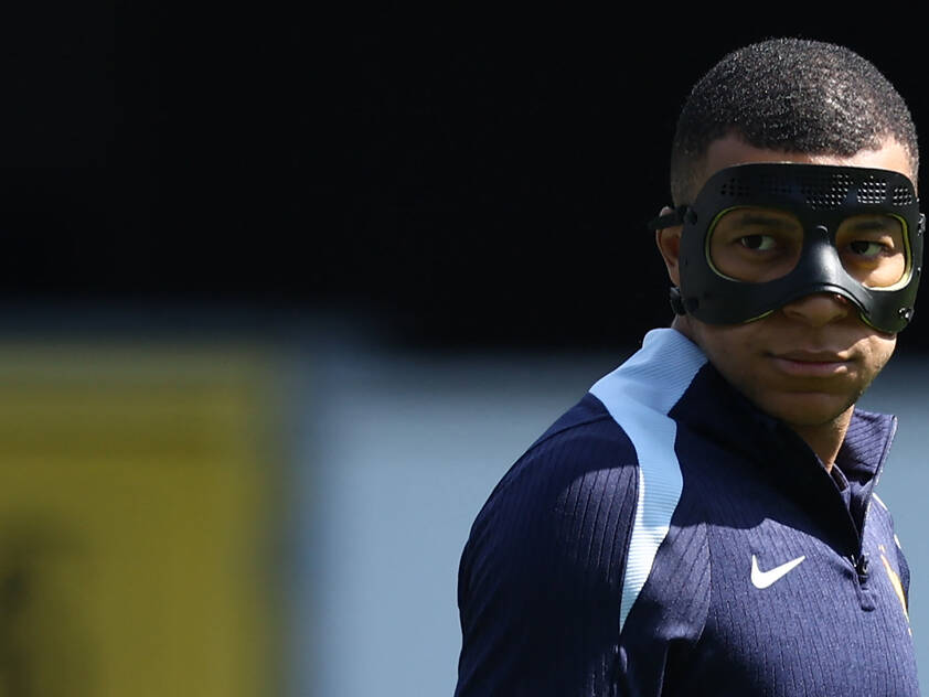 Kehrt Maskenmann Mbappe gegen Polen auf den Platz zurück?