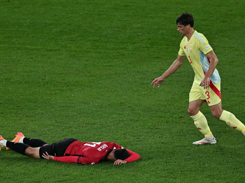 Albanien am Boden: nach 0:1-Niederlage gegen B-Elf Spaniens draußen Albanien am Boden: nach 0:1-Niederlage gegen B-Elf Spaniens draußen