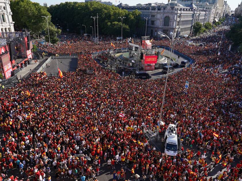 Madrid empfängt die Europameister Madrid empfängt die Europameister