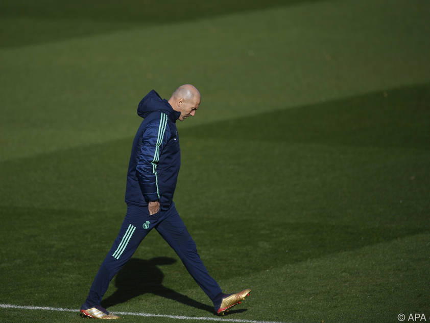 Real-Coach Zidane will mit einem Sieg über PSG das Achtelfinale perfekt machen Real-Coach Zidane will mit einem Sieg über PSG das Achtelfinale perfekt machen