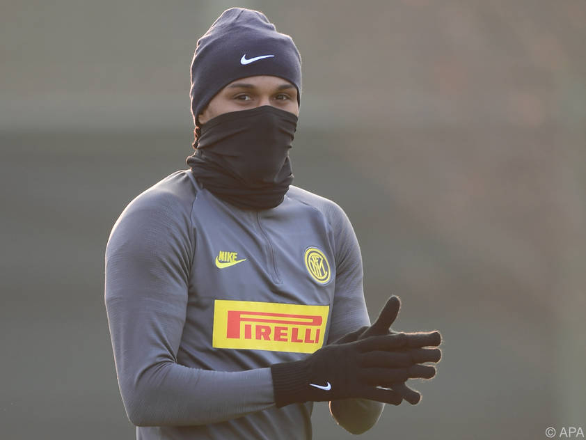 Valentino Lazaro bereitet sich auf das Spiel gegen Barcelona vor Valentino Lazaro bereitet sich auf das Spiel gegen Barcelona vor