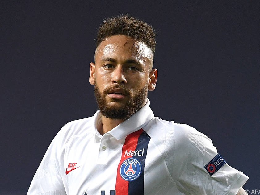 Neymar hat nun die Chance aus dem Schatten von Messi und Ronaldo herauszutreten Neymar hat nun die Chance aus dem Schatten von Messi und Ronaldo herauszutreten
