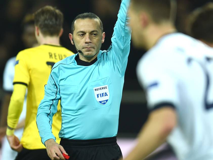 Cüneyt Cakir gilt als renommierter Referee