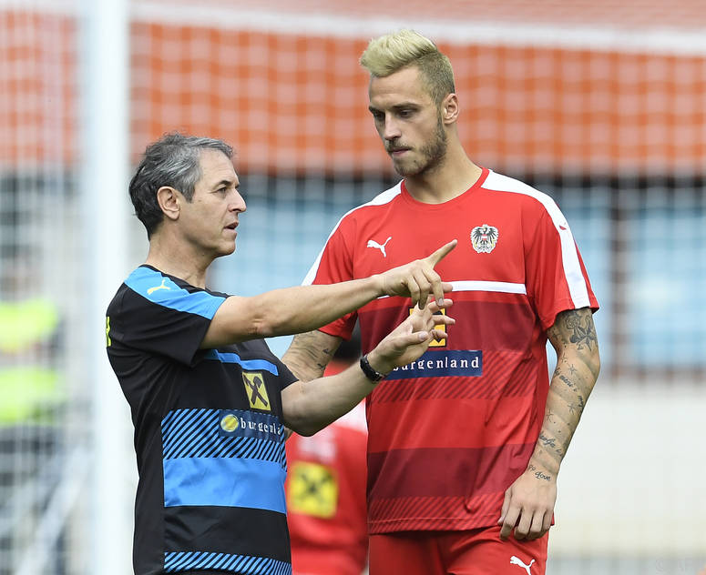 Marko Arnautović gab Entwarnung. Sein Knie schmerzt nicht mehr Marko Arnautović gab Entwarnung. Sein Knie schmerzt nicht mehr