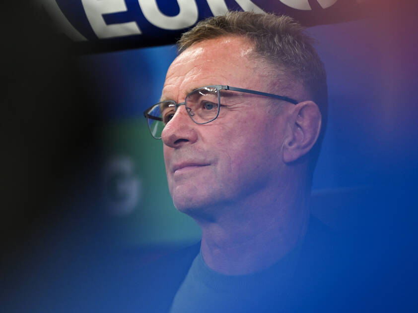 Ralf Rangnick will mit seinem Ukraine-Besuch auch ein Zeichen setzen Ralf Rangnick will mit seinem Ukraine-Besuch auch ein Zeichen setzen