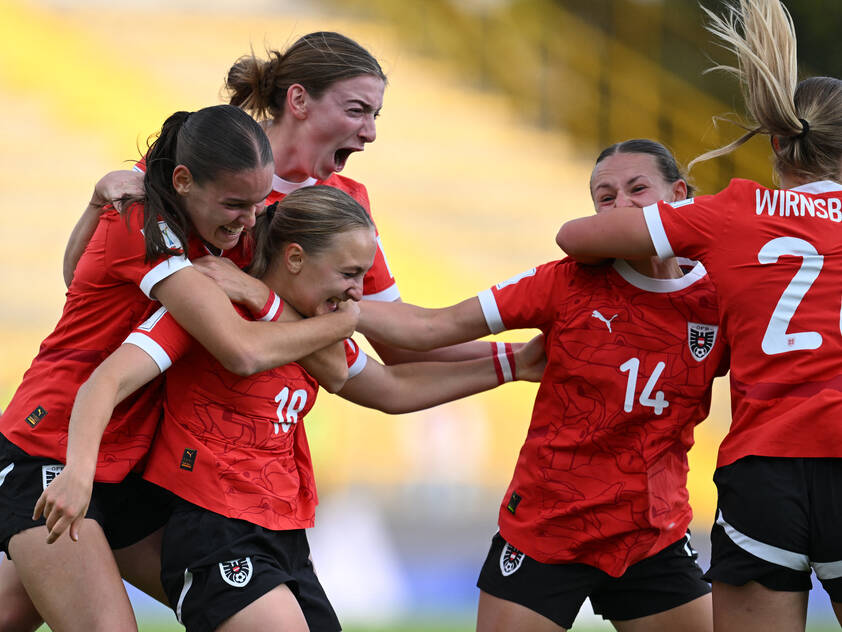 Fankhauser jubelt über das erste WM-Tor der ÖFB-Frauen