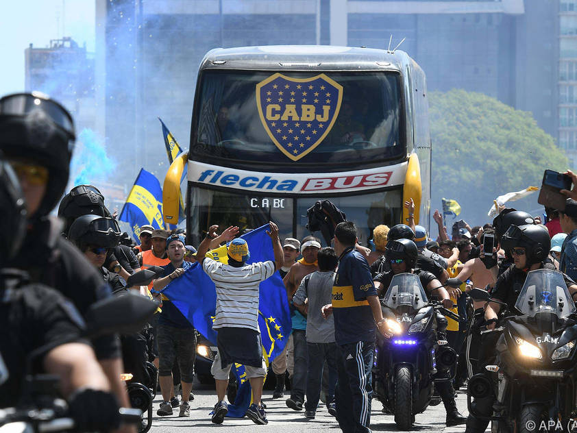 Der Bus der Boca Juniors wurde mit Steinen beworfen