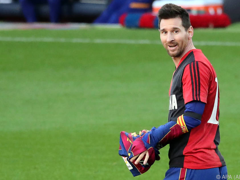 Messi ehrte sein verstorbenes Idol und wurde dafür bestraft Messi ehrte sein verstorbenes Idol und wurde dafür bestraft