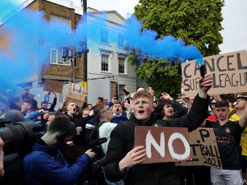 Die Proteste englischer Fans waren aufs Erste erfolgreich
