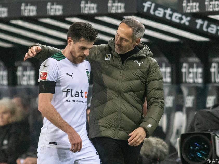 Hütter und Führungsspieler Hofmann haben einiges zu besprechen Hütter und Führungsspieler Hofmann haben einiges zu besprechen