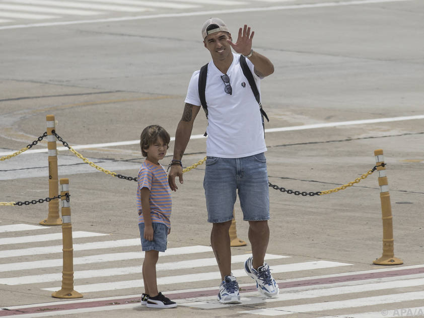 Luis Suarez bei seiner Ankunft in Rosario Luis Suarez bei seiner Ankunft in Rosario