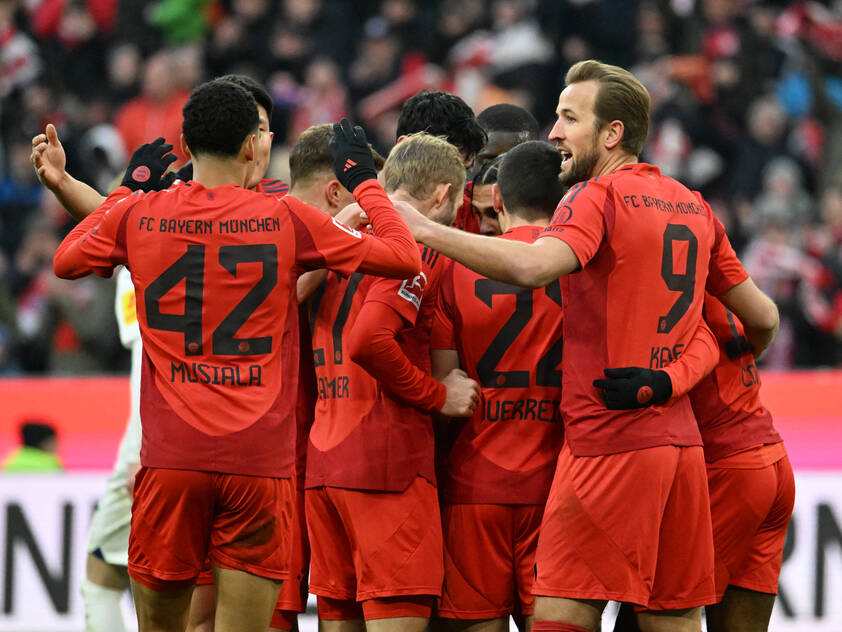 Die Bayern jubelten viermal - und mussten am Ende noch zittern Die Bayern jubelten viermal - und mussten am Ende noch zittern