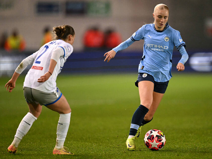 Chiara d'Angelo/l. im Champions-League-Duell mit Manchester City Chiara d'Angelo/l. im Champions-League-Duell mit Manchester City