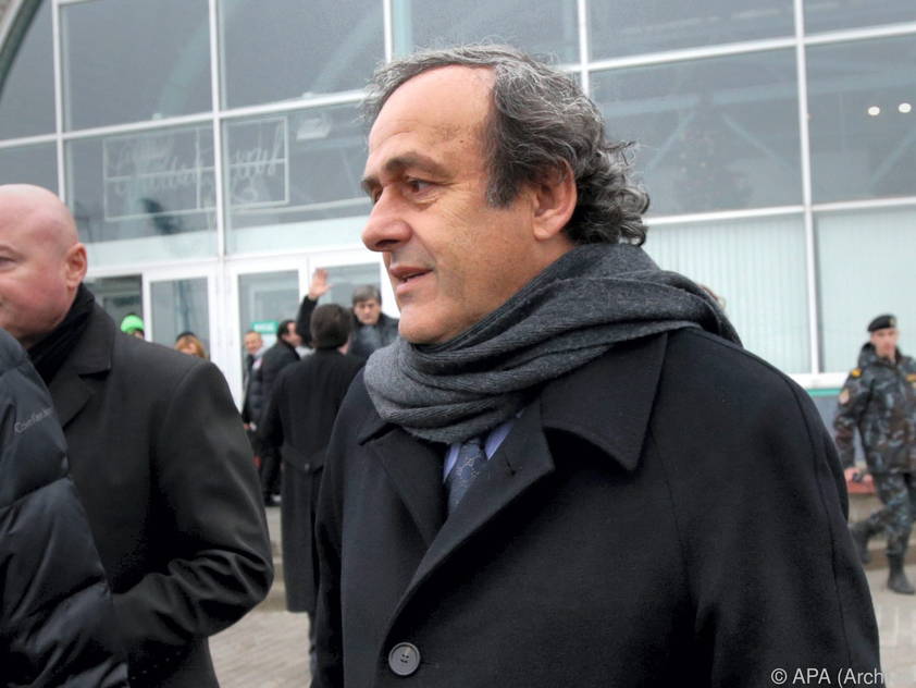 UEFA-Präsident Michel Platini wird im Amt bestätigt