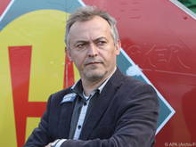 Manager Stefan Reiter steht bei Ried zur Diskussion