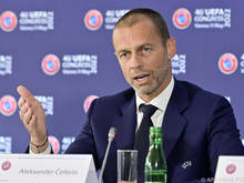 Ceferin beim UEFA-Kongress in Wien