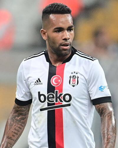 Besiktas rescinde contrato com Alex Teixeira