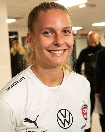 Olivia Møller Holdt