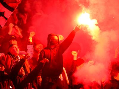 Das Verhalten der Anhänger hatte zum Pokalausschluss von Dynamo Dresden geführt. Foto: Peter Steffen Das Verhalten der Anhänger hatte zum Pokalausschluss von Dynamo Dresden geführt. Foto: Peter Steffen