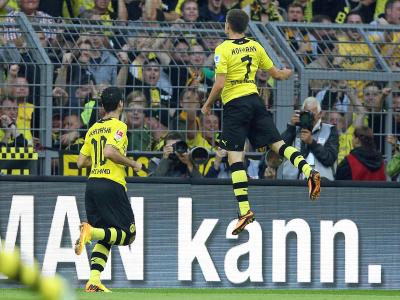 Jonas Hofmann (r) erlöste den BVB mit seinem Tor zum 1:0 gegen Braunschweig. Foto: Kevin Kurek Jonas Hofmann (r) erlöste den BVB mit seinem Tor zum 1:0 gegen Braunschweig. Foto: Kevin Kurek