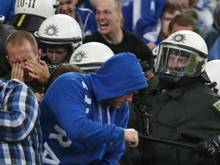 Beim Einsatz der Polizei im Schalke-Fanblock kam Pfefferspray zum Einsatz. Foto: Friso Gentsch