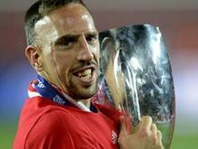 Franck Ribéry mit dem Supercup. Foto: Filip Singer