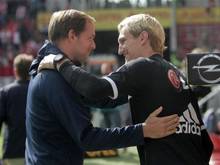 Der Mainzer Trainer Thomas Tuchel gratuliert seinem Kollegen Sami Hyypiä