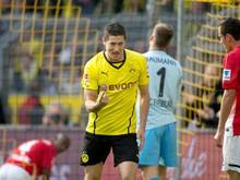 Robert Lewandowski hat erneut getroffen und jubelt über sein Tor zum 4:0 gegen Freiburg