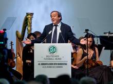 Der UEFA-Präsident Michel Platini spricht sich gegen eine Einführung der Torlinientechnologie aus