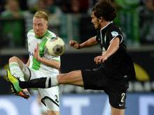 Patrick Ochs (l) bereut seinen Wechsel von Eintracht Frankfurt zum VfL Wolfsburg