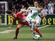 Sara Däbritz (l.) im Einsatz für den SC Freiburg