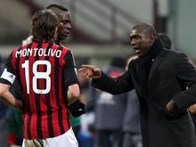 Clarence Seedorf (r) soll Milan vor dem Mittelmaß retten