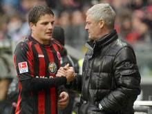 Eintracht-Coach Armin Veh kann wieder mit Pirmin Schwegler planen. Foto: Arne Dedert