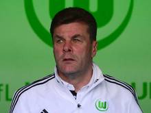 Wolfsburgs Trainer Dieter Hecking warnt seine Spieler