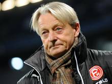 Trainer Lorenz-Günther Köstner kann gerade nicht seine Düsseldorfer Mannschaft trainieren