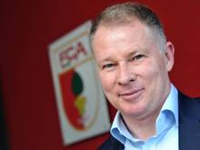 Stefan Reuter bleibt dem FC Augsburg als Manager erhalten