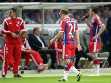 Philipp Lahm musste in der ersten Halbzeit bereits verletzt ausgewechselt werden. Foto: Kay Nietfeld